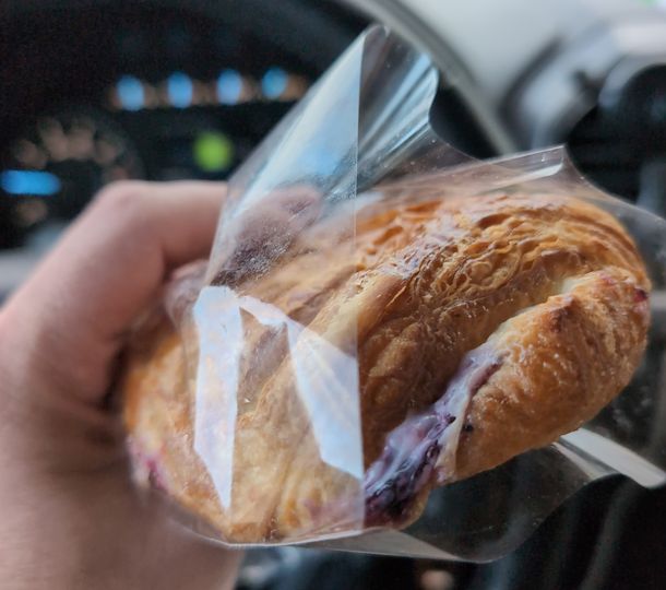 noona bakery
				croissant